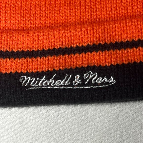 Philadelphia Flyers NHL Mitchell & Ness Acrylic Winter Pom Hat Beanie ADULT - Picture 7 of 10